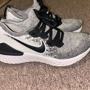 Nike Epic React Sneakers